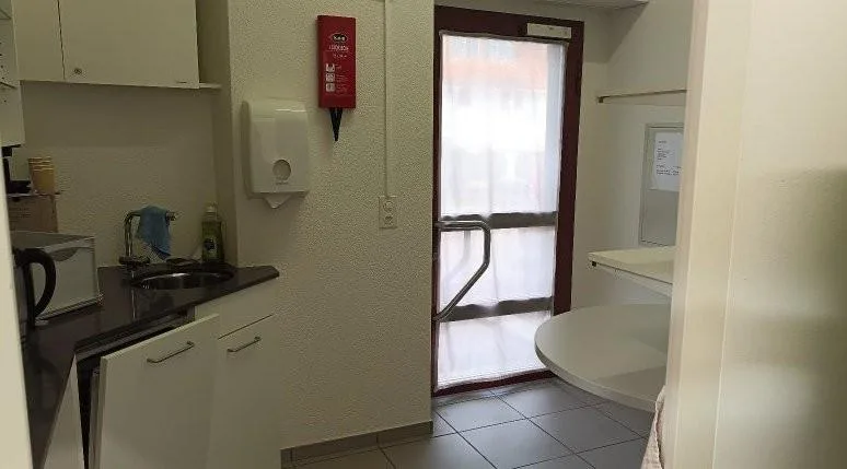 Geräumige Gewerbefläche in Hombrechtikon zu vermieten ab Juli 2026! – photo 7 sur 8