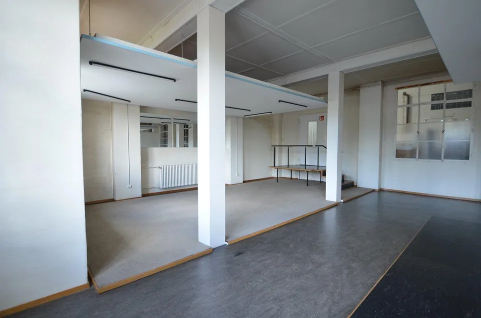 Ihr Gewerbe / Lager zentral am Bahnhof Biglen