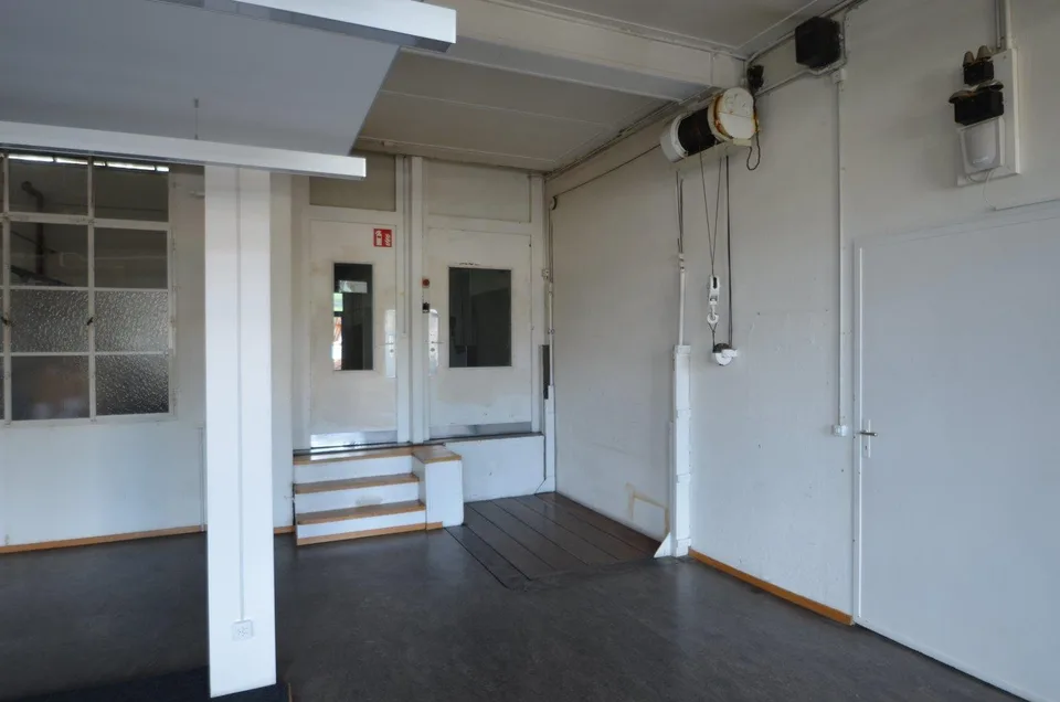 Ihr Gewerbe / Lager zentral am Bahnhof Biglen