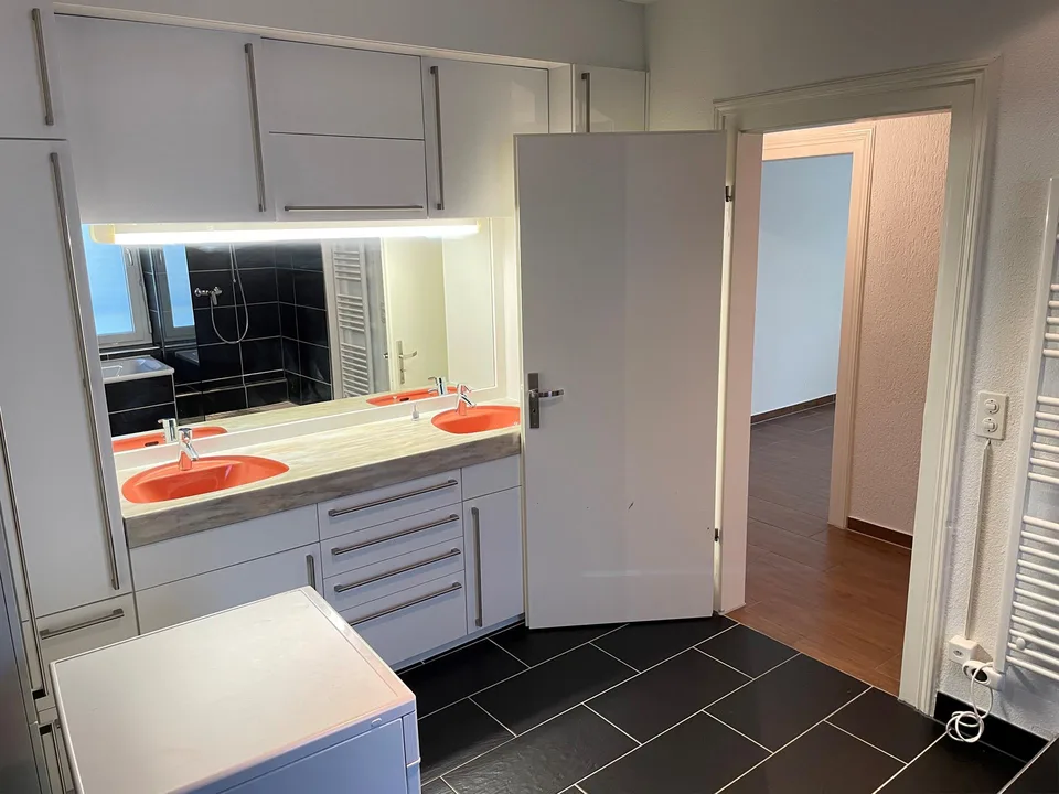 4.5-Zimmer-Maisonette-Dachwohnung mit Kamin und Waschmaschine
