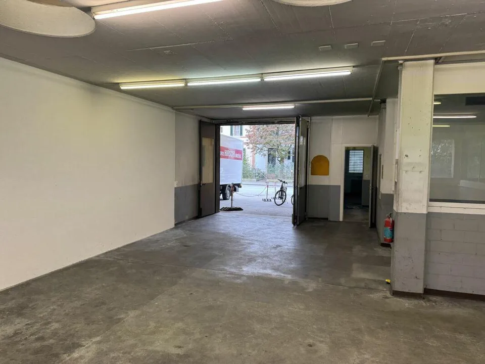 Atelier / Büro ab 180 m2 im Erdgeschoss