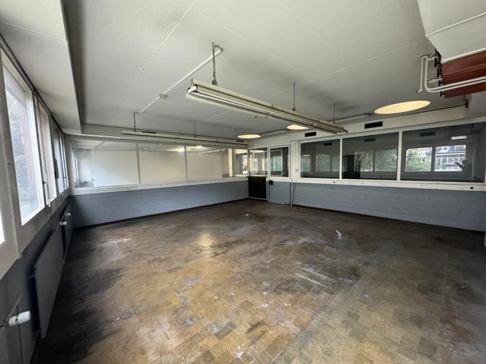 Atelier / Büro ab 180 m2 im Erdgeschoss
