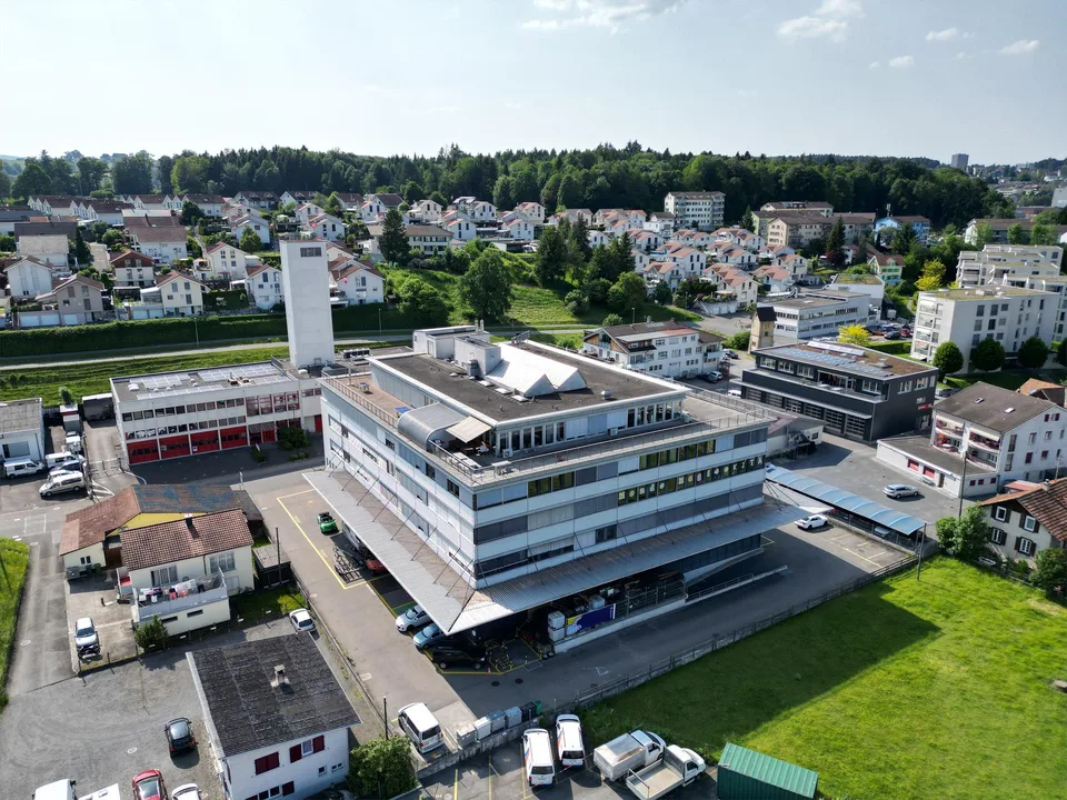 193 m2 helle Attika Nutzfläche mit Weitsicht und grosser Terrasse – Foto 15 von 24