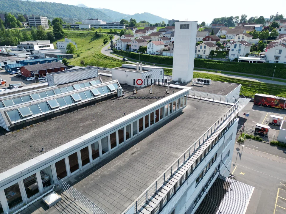 193 m2 helle Attika Nutzfläche mit Weitsicht und grosser Terrasse – Foto 16 von 24