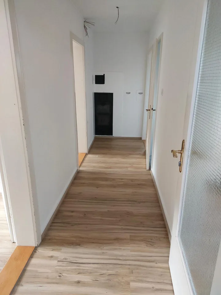 Tolle 4-Zimmerwohnung mit Seesicht – Foto 8 von 9
