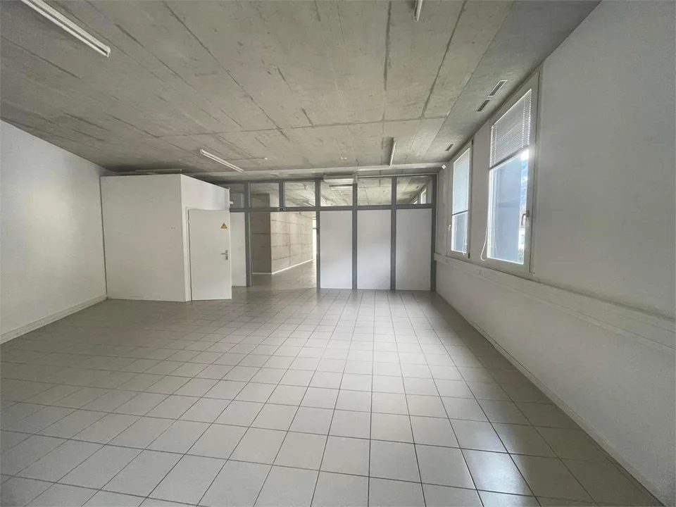 Spazio commerciale/uffici di 4 locali in affitto - Mezzovico