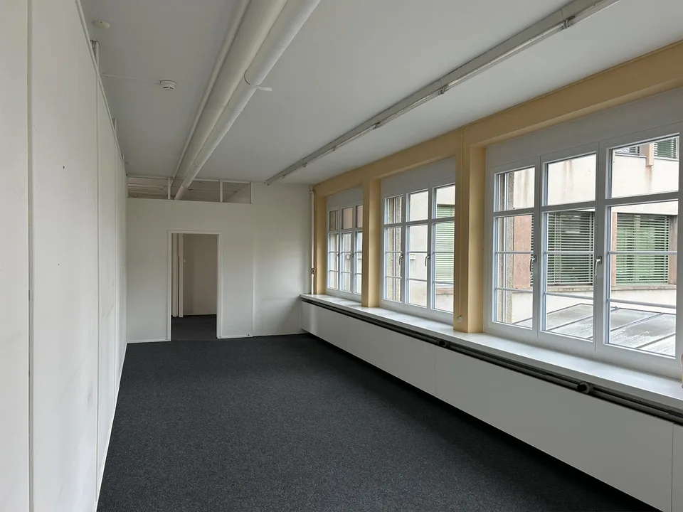 Zwei Büroräume mit Vorplatz und kleiner Teeküche – photo 8 of 9