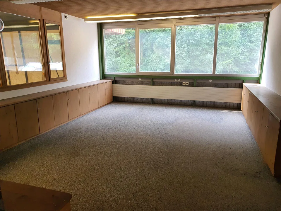 628 m² helle Lager- und Produktionsfläche mit Bürotrakt – foto 8 di 13