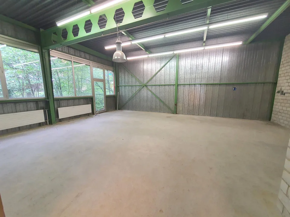 628 m² helle Lager- und Produktionsfläche mit Bürotrakt