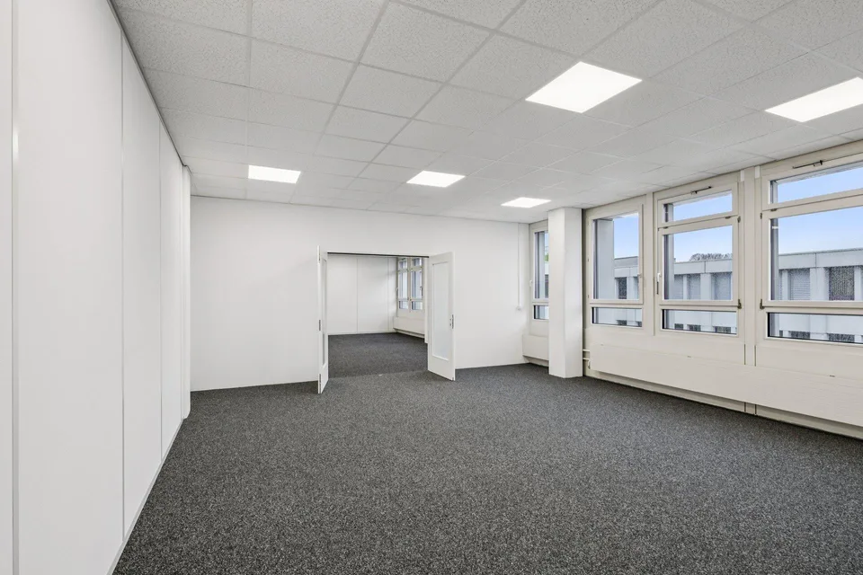 Bezugsbereite und ausgebaute Büroräume für CHF 90.00/m²/Jahr – foto 11 di 13