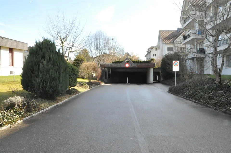 Auto- Einstellplatz in der Tiefgarage "Grünring"...