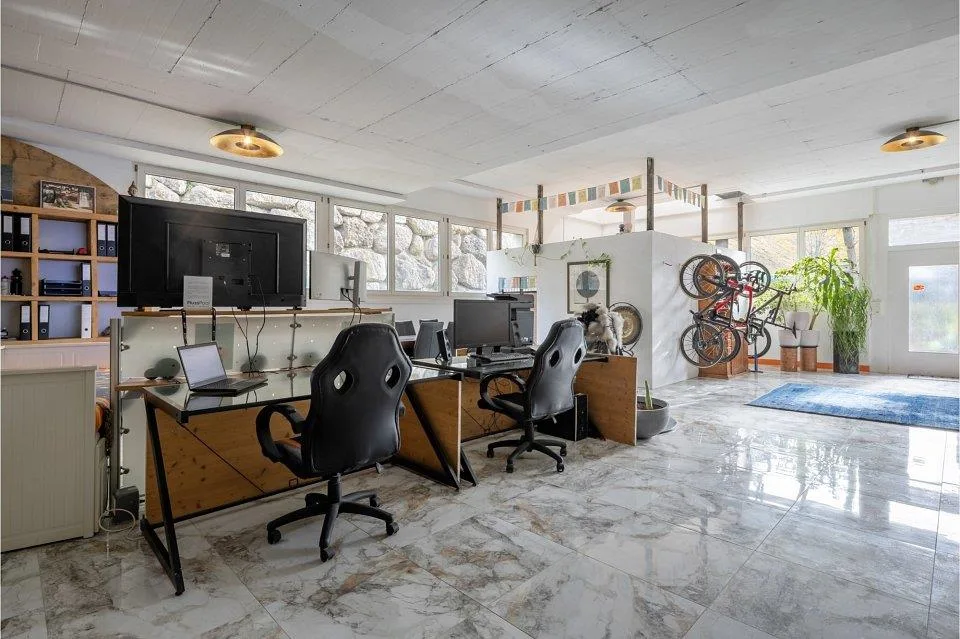 Büro mit Firmendomizil im Kanton Schwyz – Ihre professionelle Gesch...