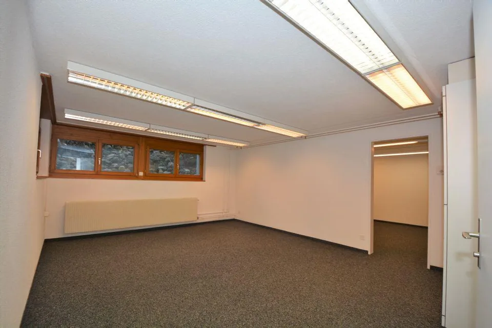 GEWERBEFLÄCHE (40M2) | GERÄUMIG | PLATZ FÜR KREATIVITÄT