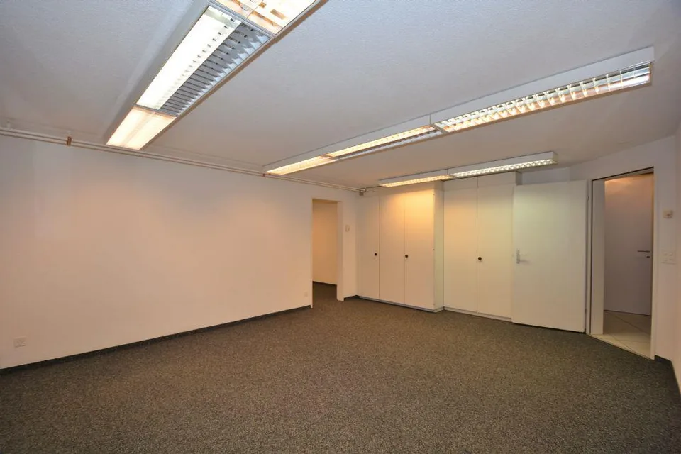GEWERBEFLÄCHE (40M2) | GERÄUMIG | PLATZ FÜR KREATIVITÄT