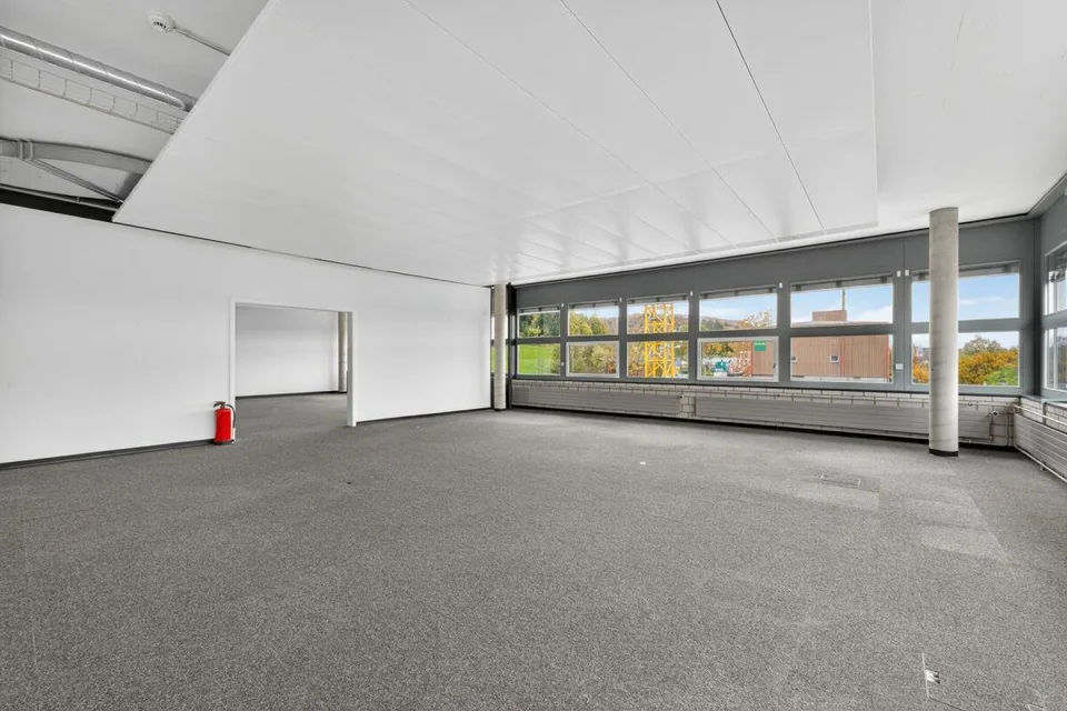 Ausgebaute Büroflächen an gut erschlossener Lage – Foto 10 von 11