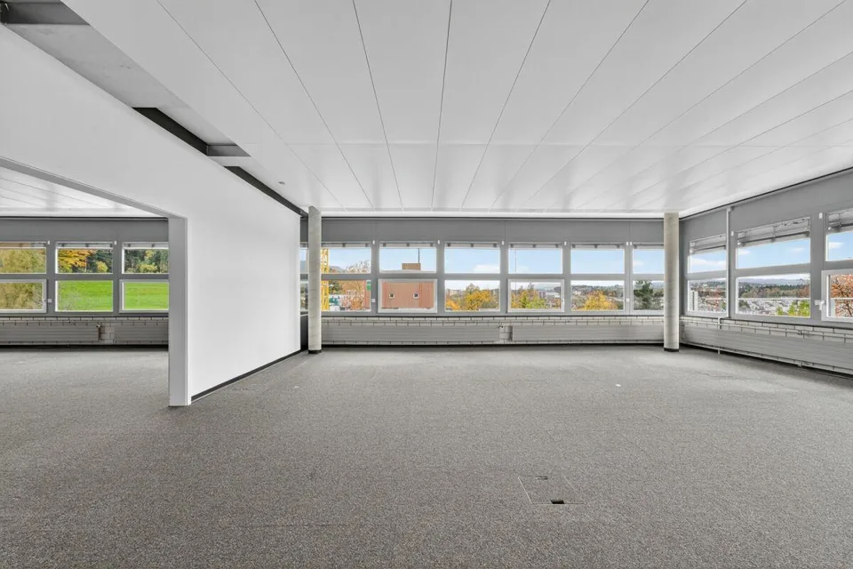 Ausgebaute Büroflächen an gut erschlossener Lage – foto 11 di 11