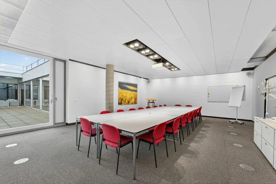Ausgebaute Büroflächen an gut erschlossener Lage