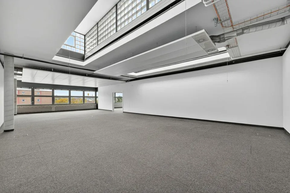 Ausgebaute Büroflächen an gut erschlossener Lage – foto 7 di 11