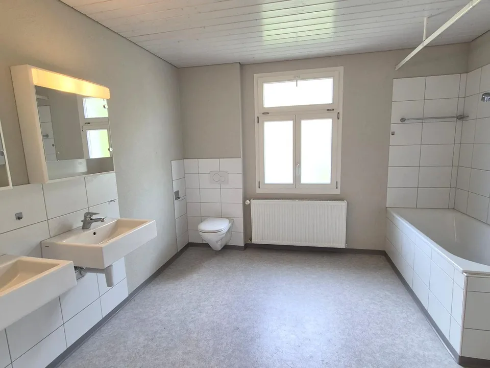 Grosszügige Wohnung mit herrlicher Aussicht über Herisau – Foto 7 von 8