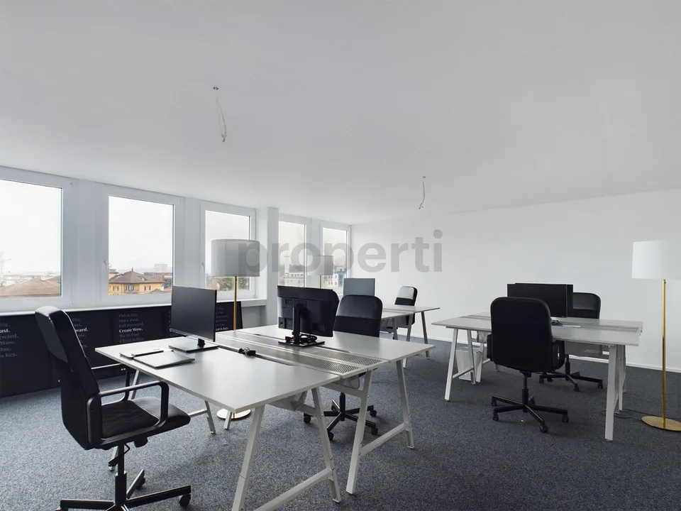 Einzigartiges und lichtdurchflutetes Büro in Emmen am Bahnhof