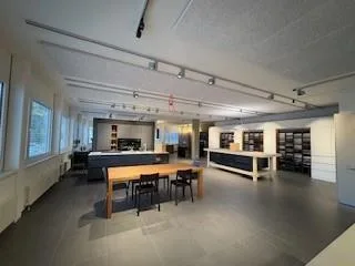 160 m2 Büro-/Verkaufsfläche EG