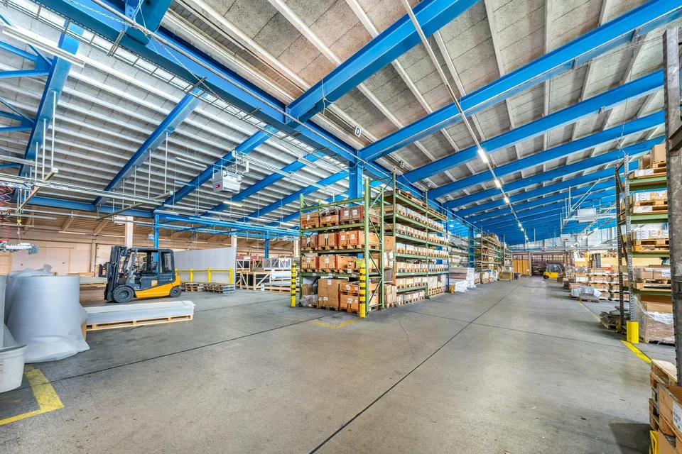 Attraktive, sehr bezahlbare 6'000 m² Lagerfläche mit 1'000 m² überd... – Foto 7 von 10