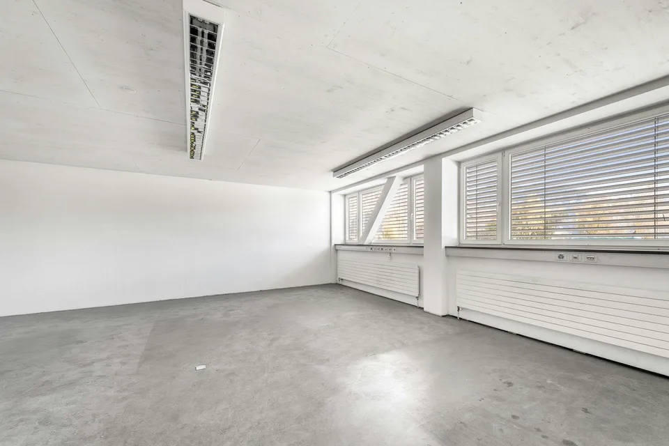 Attraktive, sehr bezahlbare 6'000 m² Lagerfläche mit 1'000 m² überd... – Foto 6 von 10