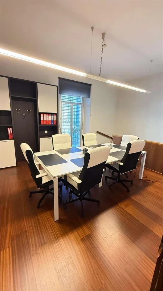 Chiasso, centrale singolare ufficio di 5,5 locali duplex – Foto 11 von 13