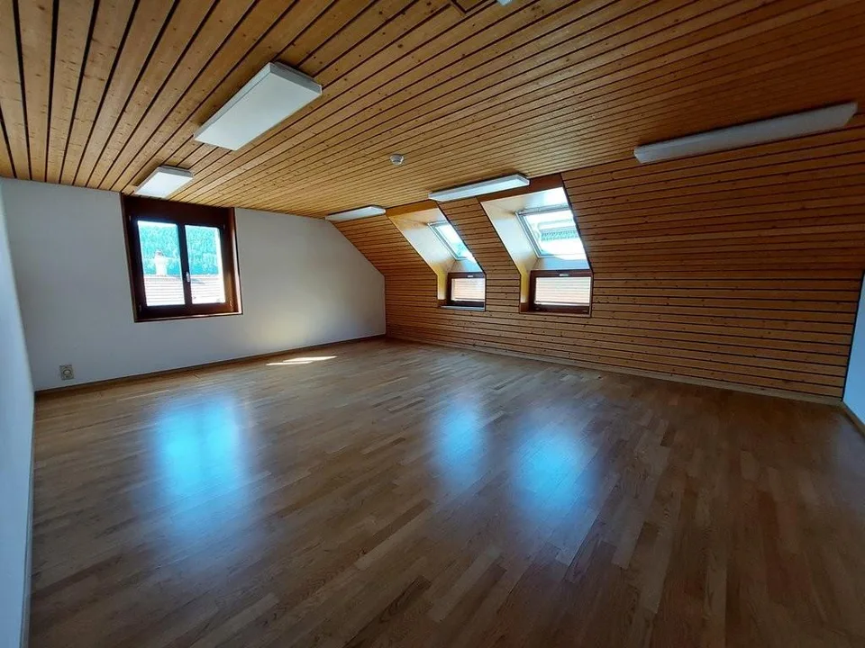 Grand bureau au 4ème étage de 182m2