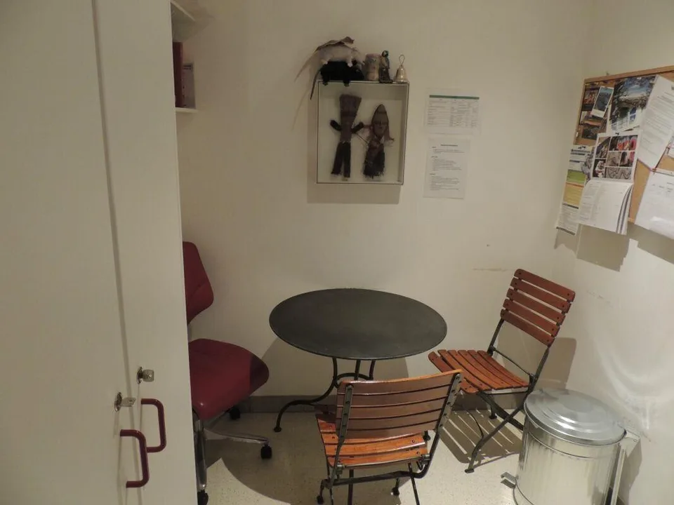 SPAZIO COMMERCIALE CON AMPIE VETRATE (ricerca subentrante) – photo 14 of 22