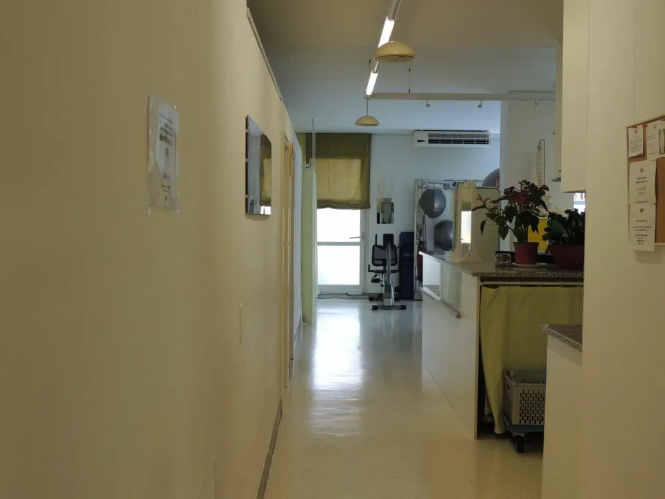 SPAZIO COMMERCIALE CON AMPIE VETRATE (ricerca subentrante) – photo 7 of 22