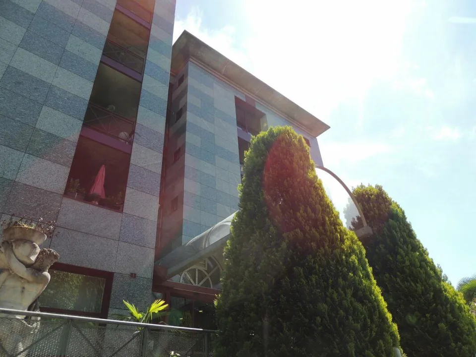 SPAZIO COMMERCIALE CON AMPIE VETRATE (ricerca subentrante) – photo 20 of 22