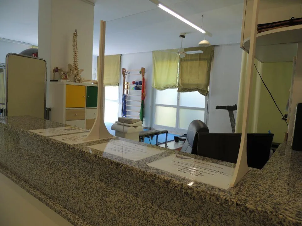 SPAZIO COMMERCIALE CON AMPIE VETRATE (ricerca subentrante) – photo 9 of 22