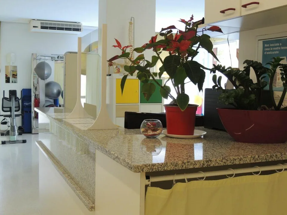 SPAZIO COMMERCIALE CON AMPIE VETRATE (ricerca subentrante) – photo 8 of 22