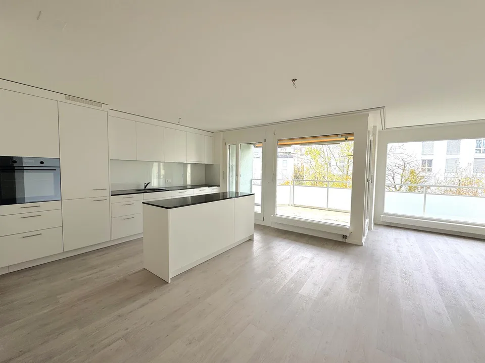 Grosszügige 4.5 Zimmerwohnung im 2.OG