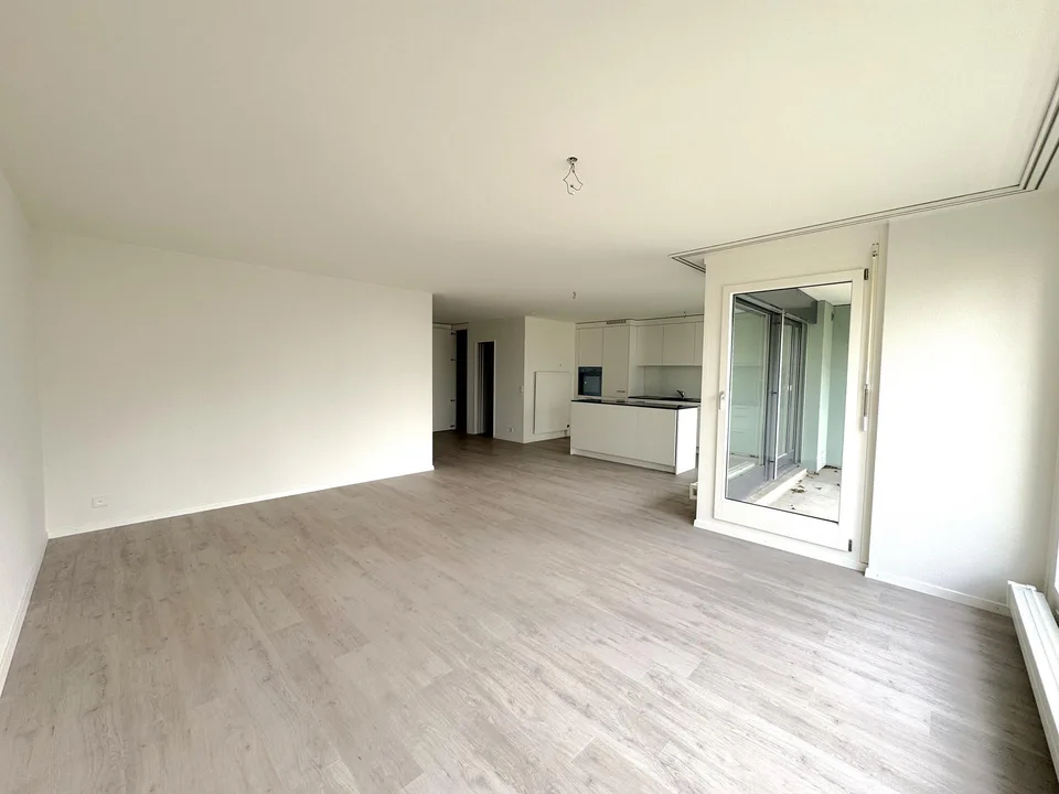 Grosszügige 4.5 Zimmerwohnung im 2.OG