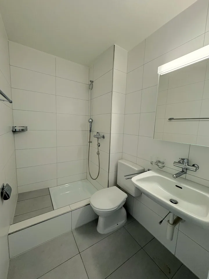 Grosszügige 4.5 Zimmerwohnung im 2.OG