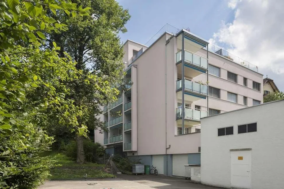 Suchen Sie ein Dach für Ihr Auto im Maihofquartier