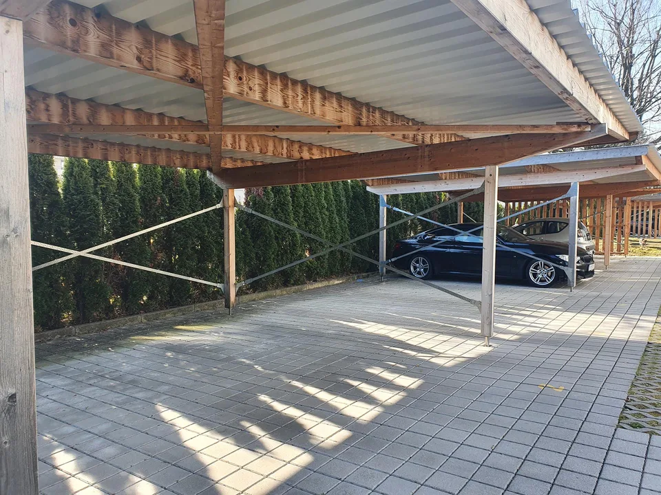 Überdachter Parkplatz in Heerbrugg