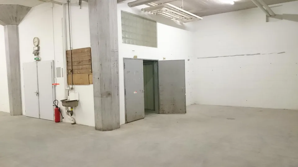 Zentraler Gewerberaum - ideal für Ausstellungen, Atelier oder Lager