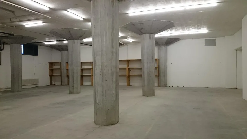 Zentraler Gewerberaum - ideal für Ausstellungen, Atelier oder Lager