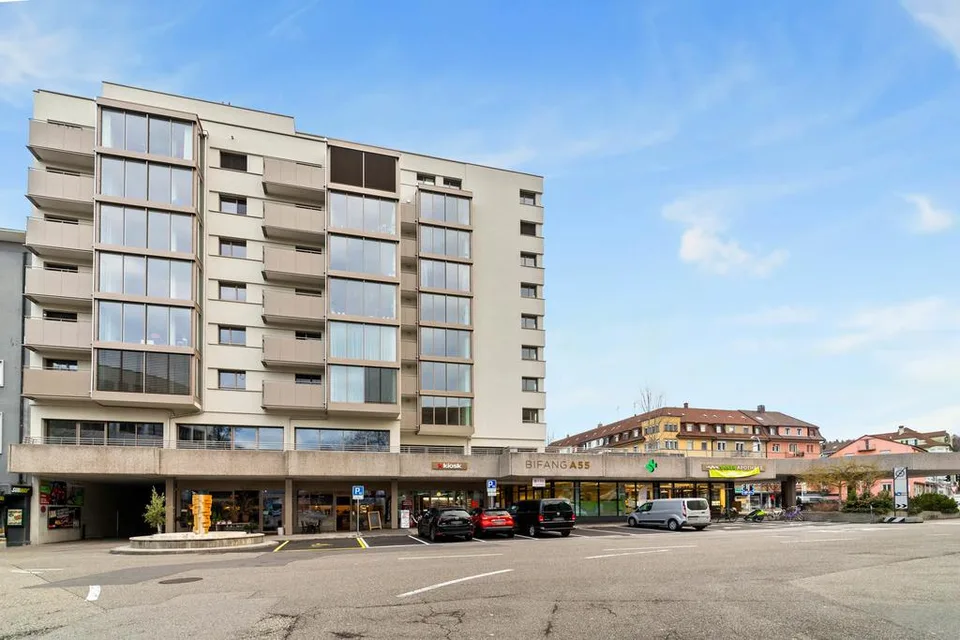 Parkplatz an der Aarauerstrasse 55 gesucht?