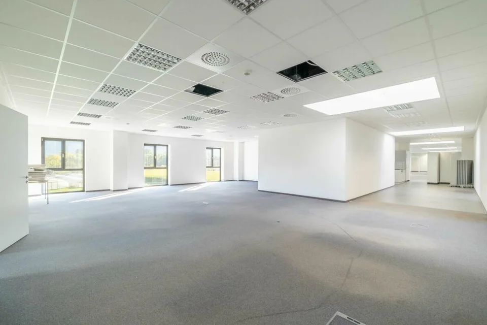Attraktive Büroräumlichkeiten ab 250 m2  - hell, modern und zentral