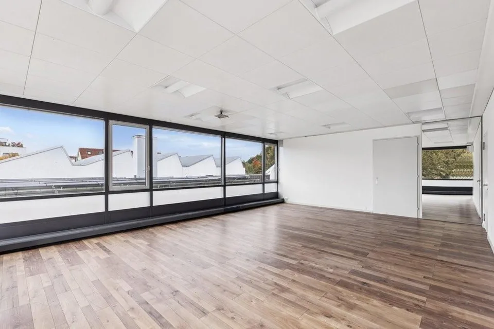 attraktiver Arbeitsplatz an gut erschlossener Lage