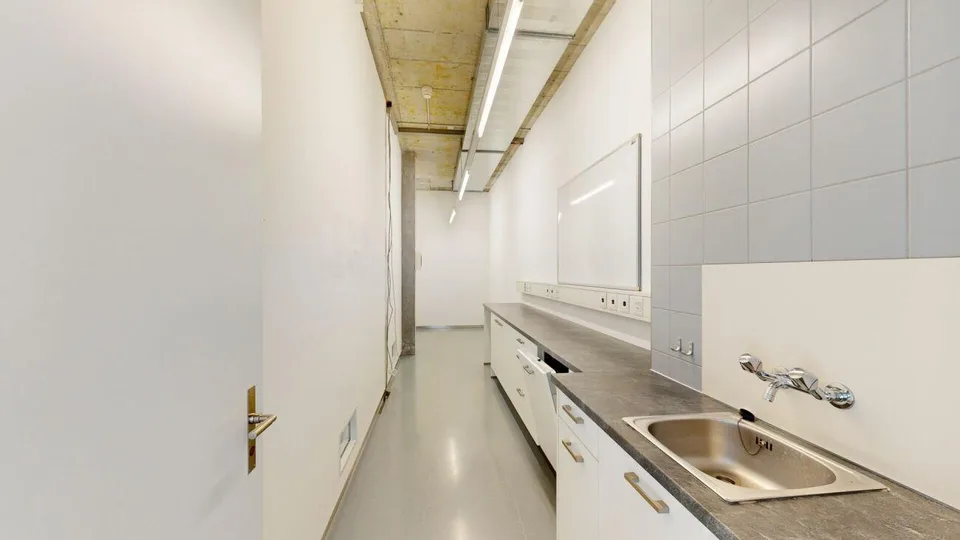 157.20 m² Bürofläche im Businesspark sucht neuer Mieter – photo 8 sur 9
