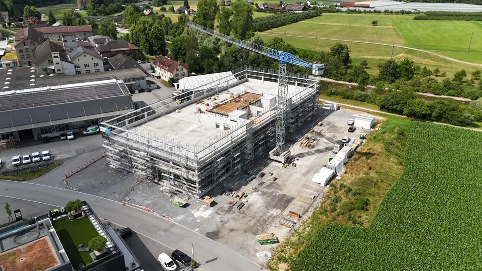 multifunktionale Gewerbe- und Industriehalle Erstbezug bis 8000m2 – Foto 8 von 10