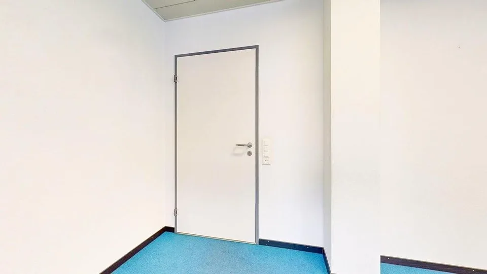 Top vernetzte Praxis-/Bürofläche mit hoher Laufkundschaft