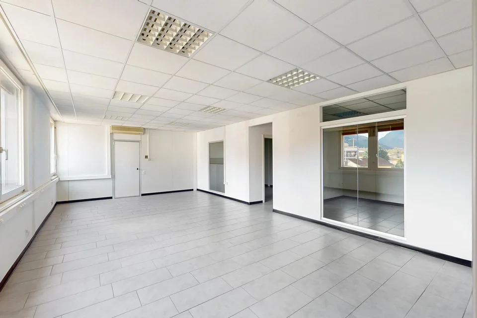 IL TUO LOCALE COMMERCIALE A RIVERA