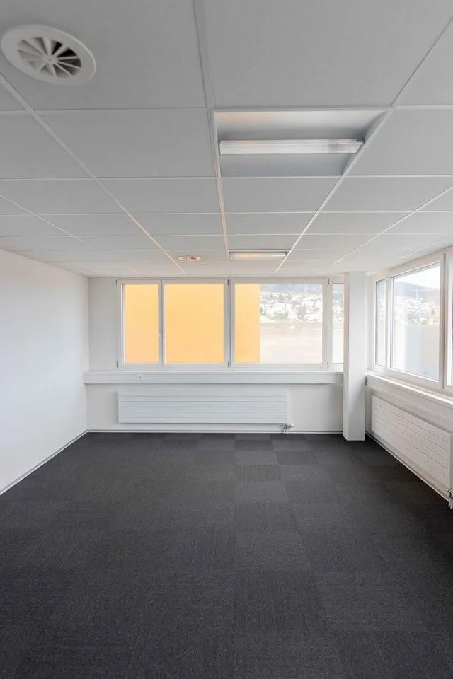 Bürofläche im Colors, Buchs ZH zu vermieten
