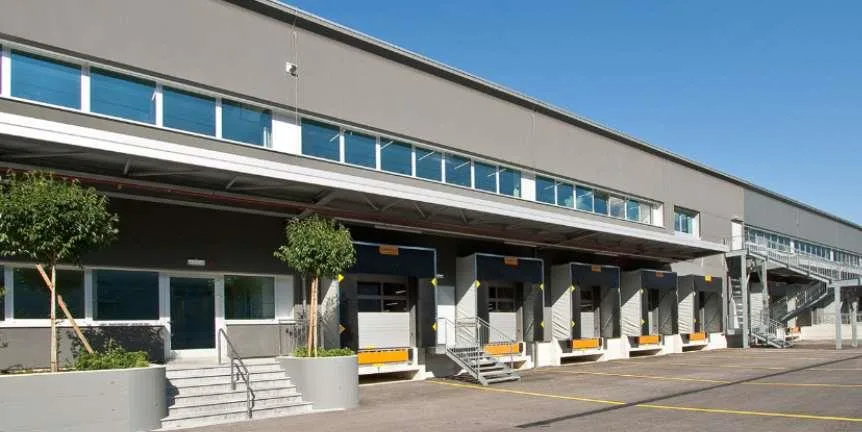 Spazio industriale di ampia metratura e personalizzabile in affitto a